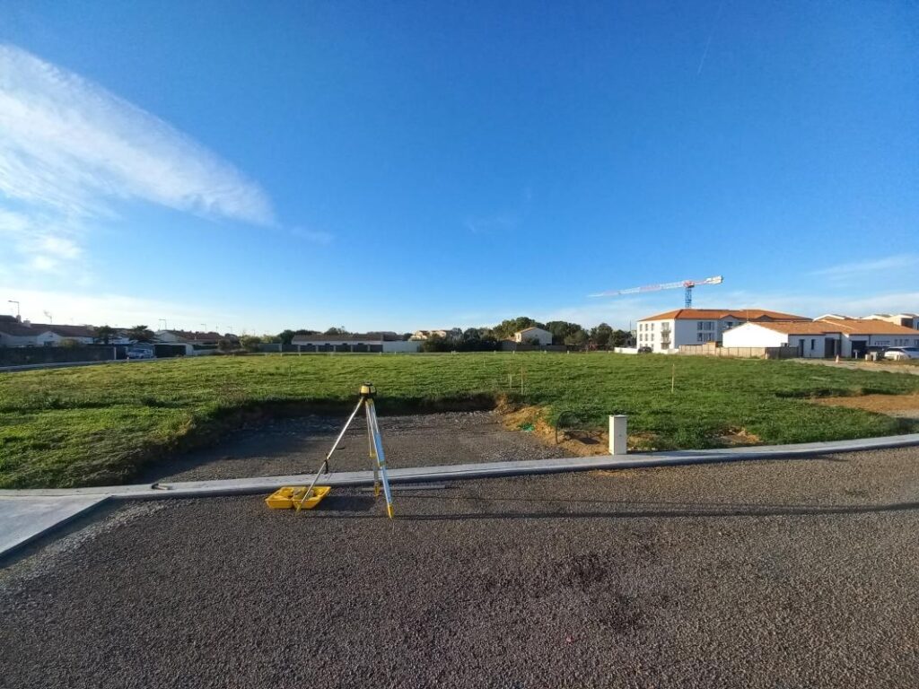 Terrain à vendre à Saint-Mathurin - Terrain constructible de 457m² aux Sables-d’Olonne, exposition sud et vue dégagée